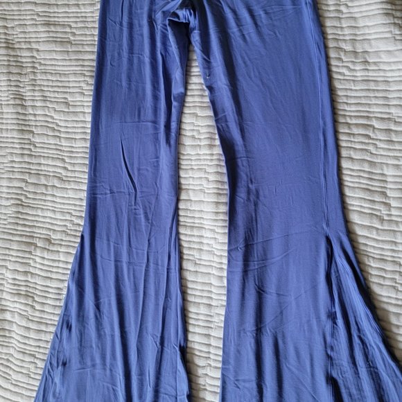 Aerie Offline super flare cross waisted pant - Picture 3 of 4